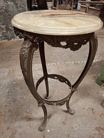 Porta vaso, treppiede  in ghisa con marmo