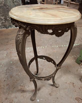 Porta vaso, treppiede  in ghisa con marmo