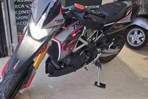 Aprilia Dorsoduro 750