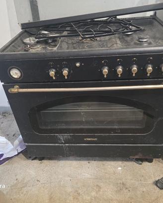 cucina a gas 5 fuochi e forno elettrico 