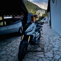 HONDA X-ADV 750 (pari al nuovo)
