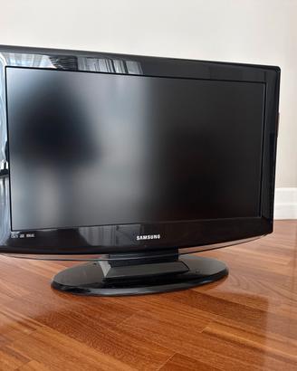 Samsung TV 32” HD
