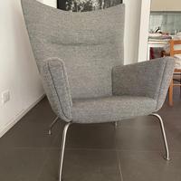 Poltrona CH 445 di  Hans J. Wegner per Carl Hansen