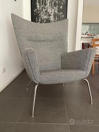 Poltrona CH 445 di  Hans J. Wegner per Carl Hansen