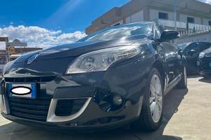 RENAULT MEGANE INTERNI IN PELLE , NAVIGATORE FULL.