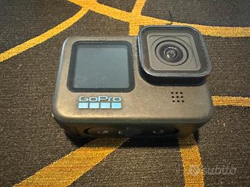 Go Pro Hero 10 + 5 batterie ed accessori