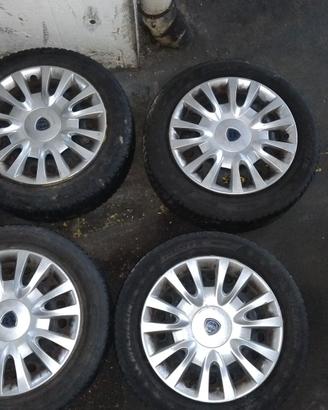 Cerchi in lega 16” + gomme 205/55 R16