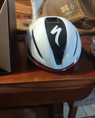 Specialized Evade 4