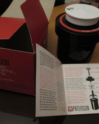 Tank per sviluppo, misurino, vaschette e pinze