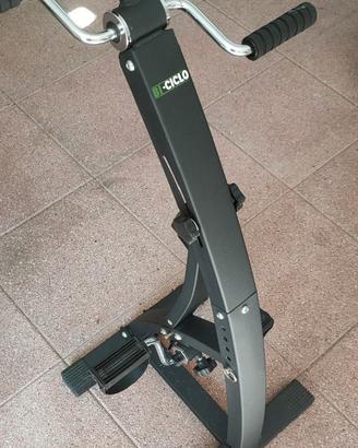 ATTREZZO PER  PEDALASTAS E  MOVIMENTO BRACCIA