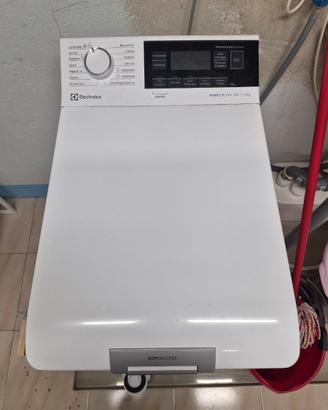Lavatrice Electrolux PerfectCare 700 – nuova
