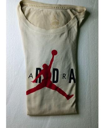 T-Shirt Jordan Bianca con Logo Jump Rosso e Nero