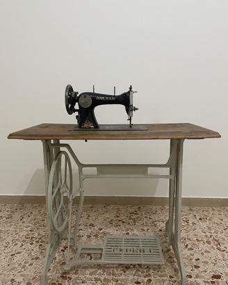 Macchina da cucire vintage