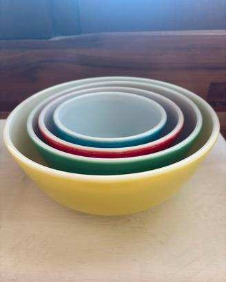 Set 4 ciotole pyrex “primary colors” - Anni 40/50