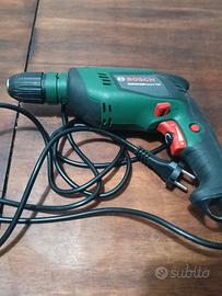 trapano Bosch  UniversalImpact 700. 