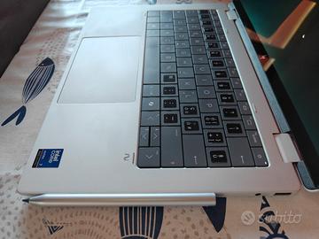 HP OmniBook X Flip 14 3K OLED Touch 360  258v 32gb