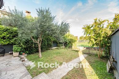 Villa di 180 m² con 5 locali e box auto a Abano Te