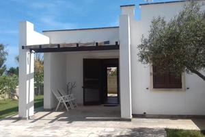 Salento torre dell'orso elegante villa fronte mare