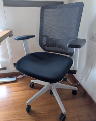 Sedia YAASA Chair Classic bianca come nuova (€449)