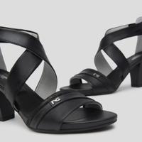 sandalo nero in pelle