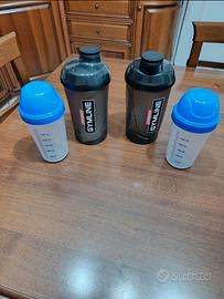 Set 4 shaker graduatii