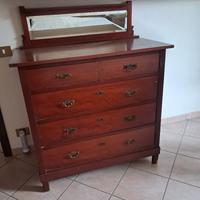 mobile antico tenuto bene