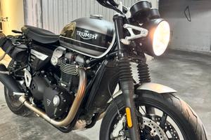 Triumph speed twin 1200