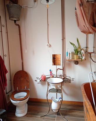 lavandino lavabo vintage con rubinetto e scarico 