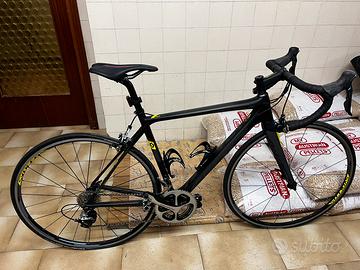 bicicletta da corsa Scott Addict 10