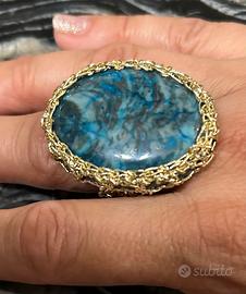 Anello in filo metallico e pietra
