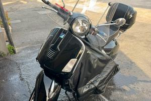 Vespa gta super 300 2011 23 mila chilometri