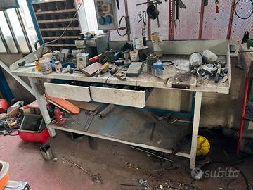 Banco da lavoro in ferro pesante