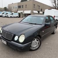 MERCEDES E200 KOMPRESOR ASI STORIC 92.000KM