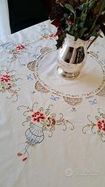 tovaglia rotonda ricamata 