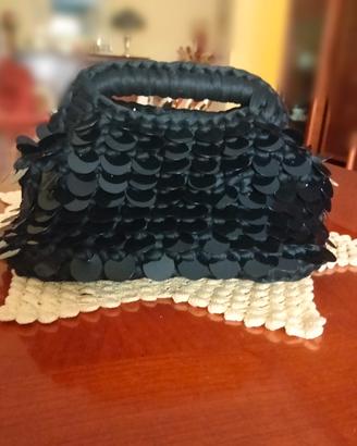 Clutch Pochette in fettuccia con paillettes 