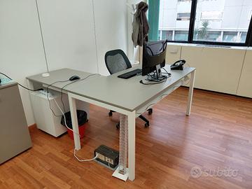 Scrivania completa ufficio/smarworking
