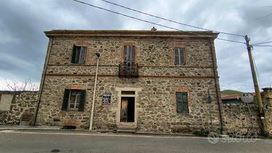 Casa Padronale con Giardino