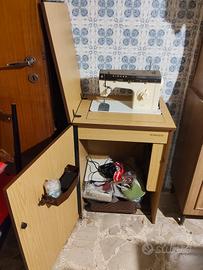 Mobiletto macchina da cucire Singer