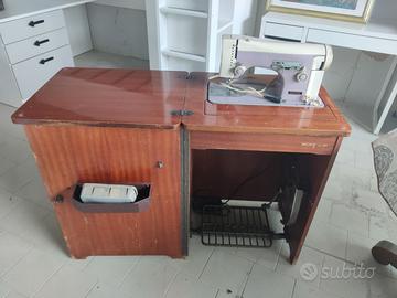 Macchina da cucire Necchi