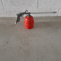 Pistola aria con serbatoio