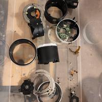 lente Nikon 1 completamente ridotta a pezzi