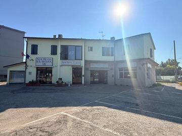 Immobile di 486 m² con più di 5 locali a Crevalcor