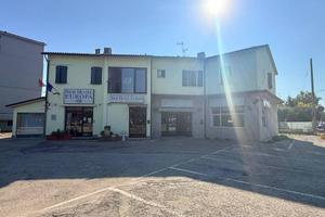Immobile di 486 m² con più di 5 locali a Crevalcor