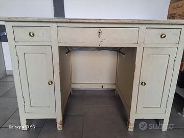 Scrivania in legno stile shabby provenzale