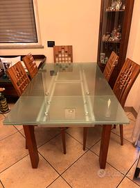 Tavolo con top in vetro + 5 sedie - legno e vetro