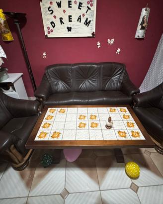 Divano e poltrone inglesi in pelle e legno rovere