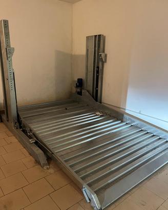 SOLLEVATORE AUTOMOBILE