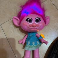 Bambola parlante Poppy dei trolls