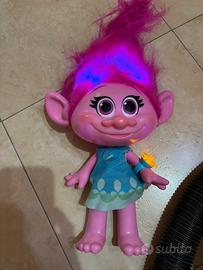 Bambola parlante Poppy dei trolls