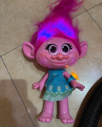 Bambola parlante Poppy dei trolls
